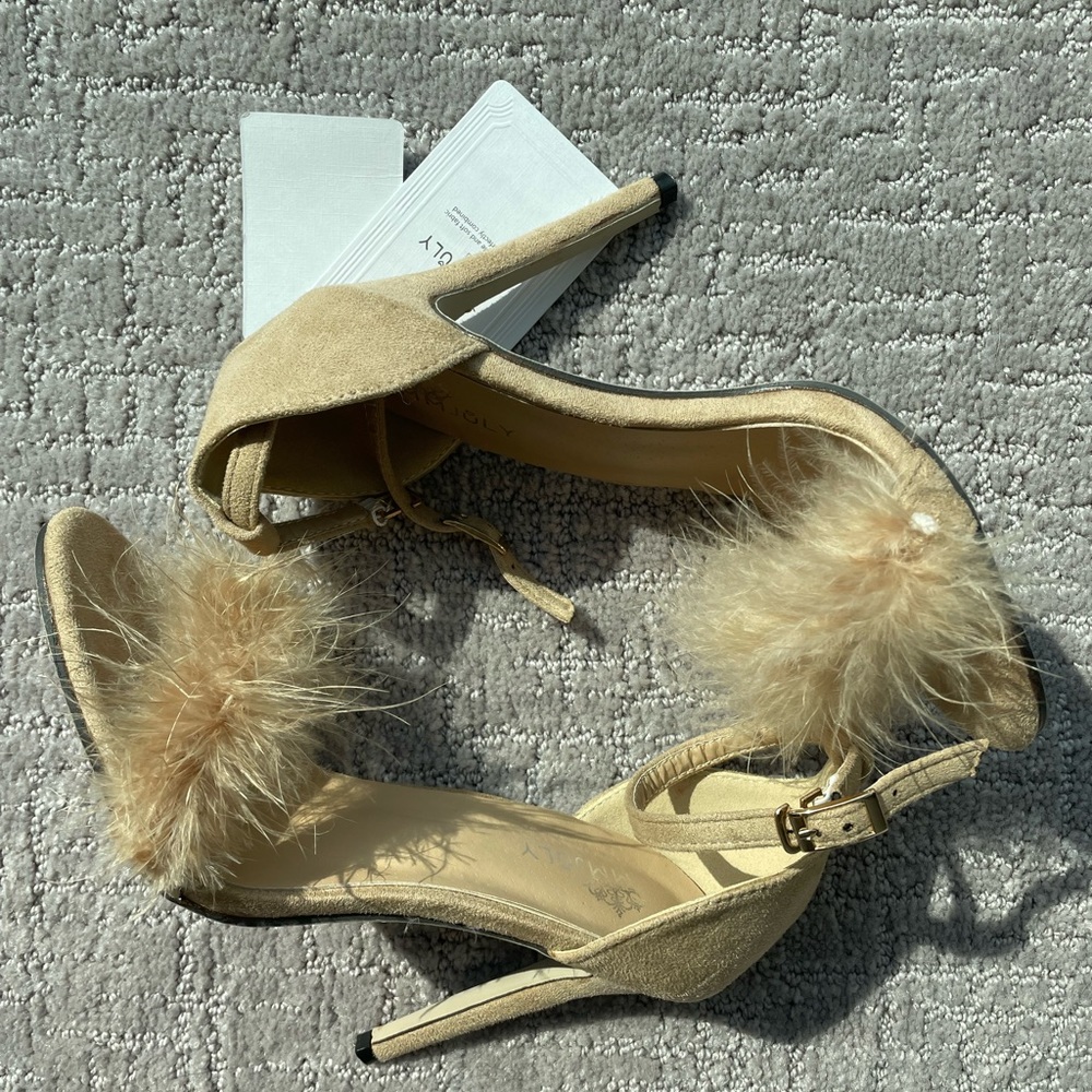 Heels - Picture 2 of 2